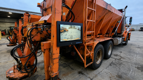 최신 회사 솔루션 정보 Implementing Industrial All-In-One PC in Intelligent Vehicle Monitoring System